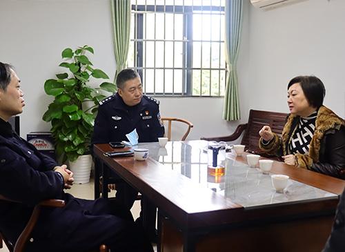 加强党建共建，亲昵警企关系